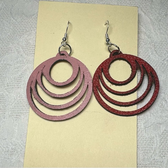 Red Leather Earrings circles medium -handmade jewelry - Picture 6 of 9